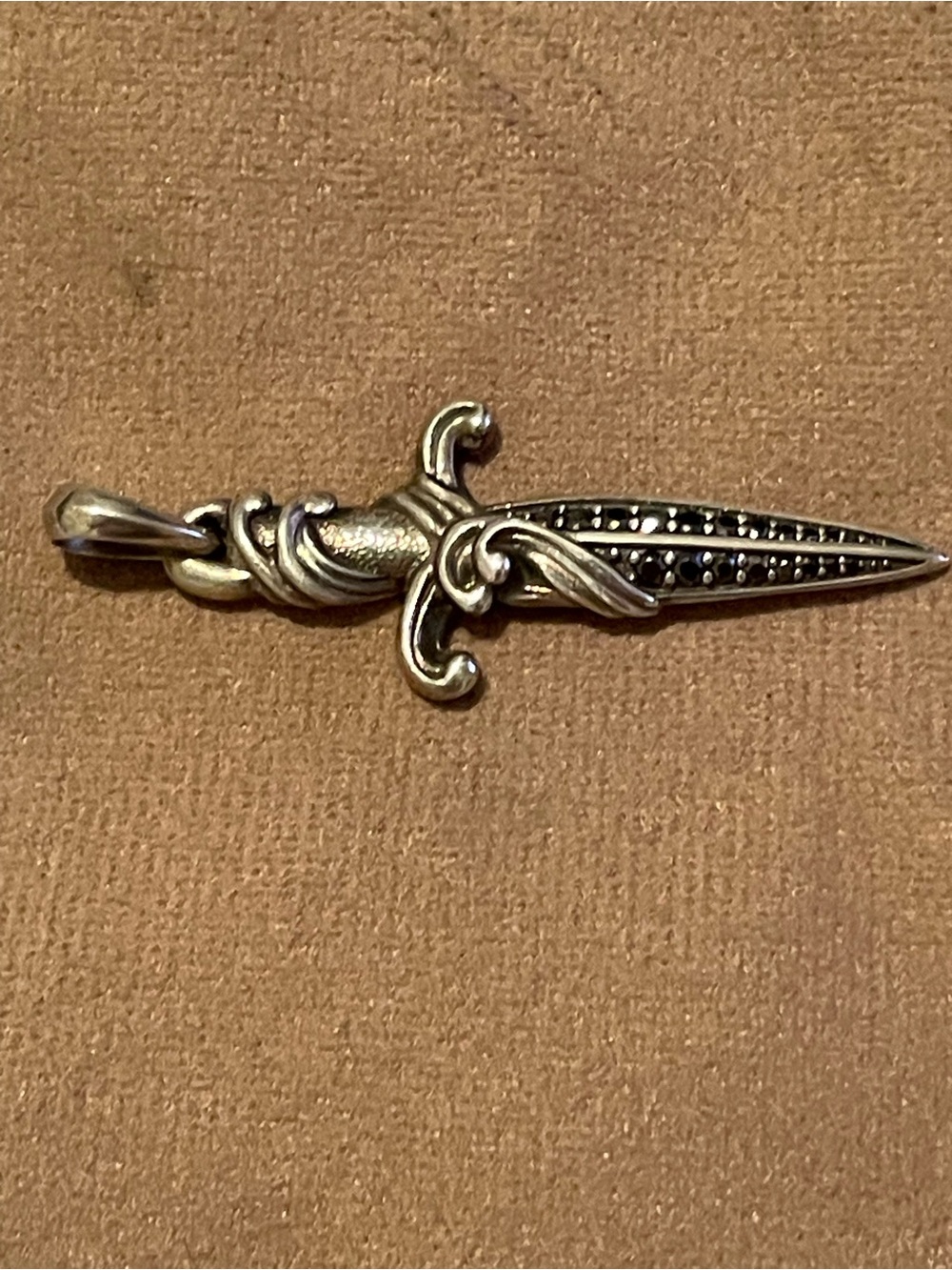 David Yurman Silver Dagger Pendant with Dark Pavé diamonds - Picture 3 of 7
